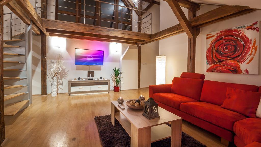 Amazing Charles Bridge Apartment Praha Ruang foto