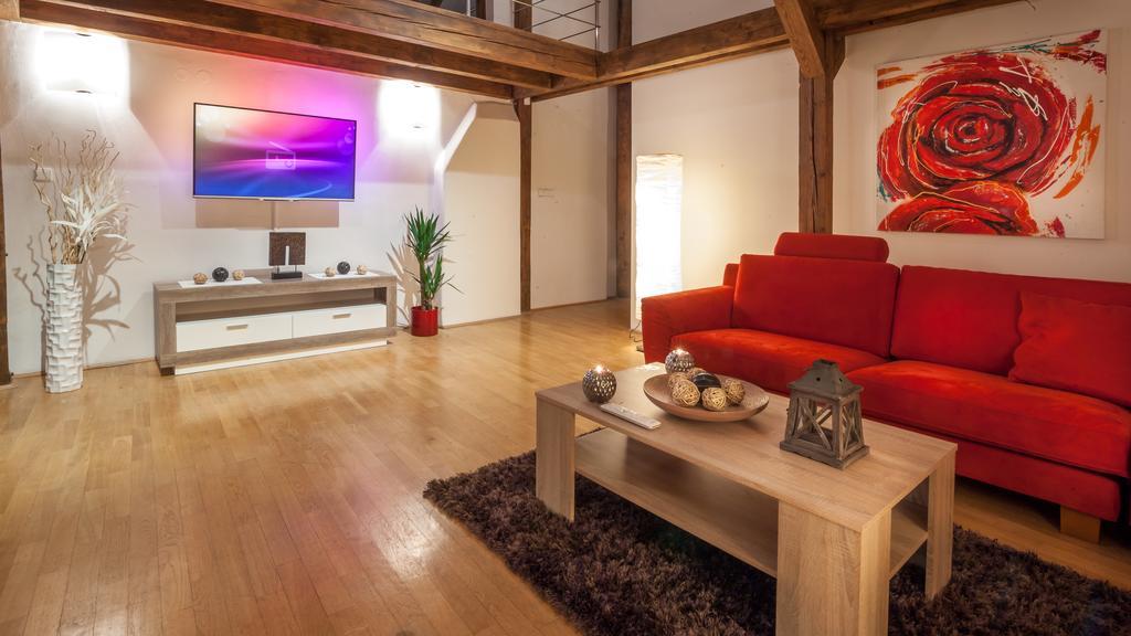 Amazing Charles Bridge Apartment Praha Ruang foto