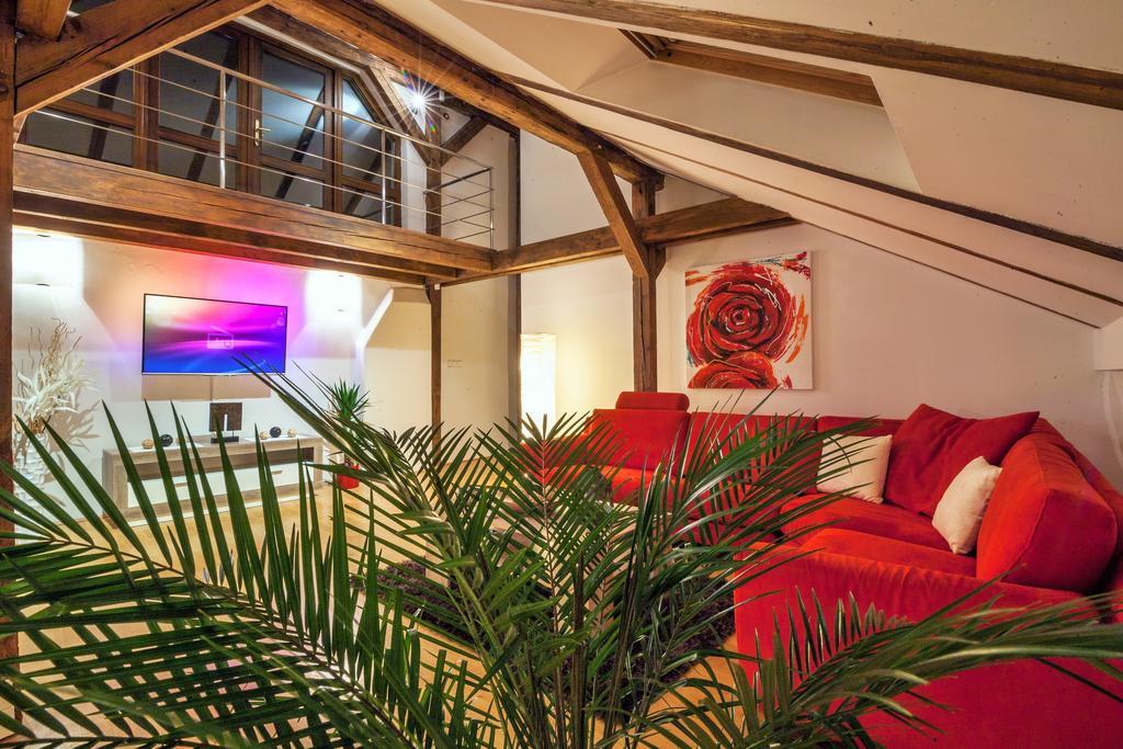 Amazing Charles Bridge Apartment Praha Ruang foto